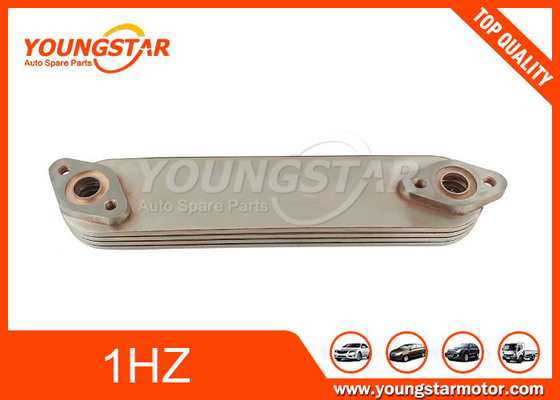 โตโยต้า 1HZ ชิ้นส่วนเครื่องยนต์รถยนต์ออยคูลเลอร์ 15810 - 17021 4.2D