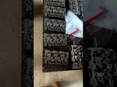 เหล็กหล่อเครื่องยนต์ดีเซลรถฝาสูบสำหรับคูโบต้า D1703B และ D1703A 1644403047 16444-03047